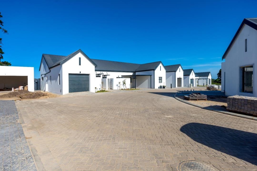 2 Bedroom Property for Sale in Kraaibosch Western Cape